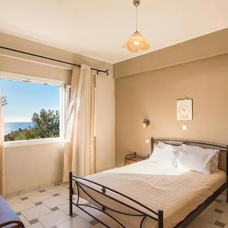 Kontogialos Pool 펠레카스