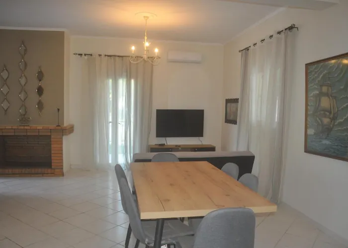 Kontogialos Pool * Πέλεκας