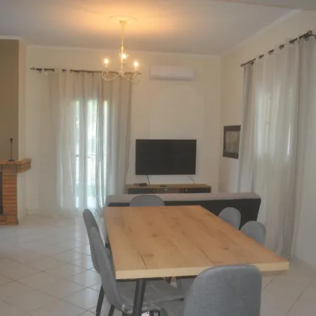 Kontogialos Pool * Pélekasz